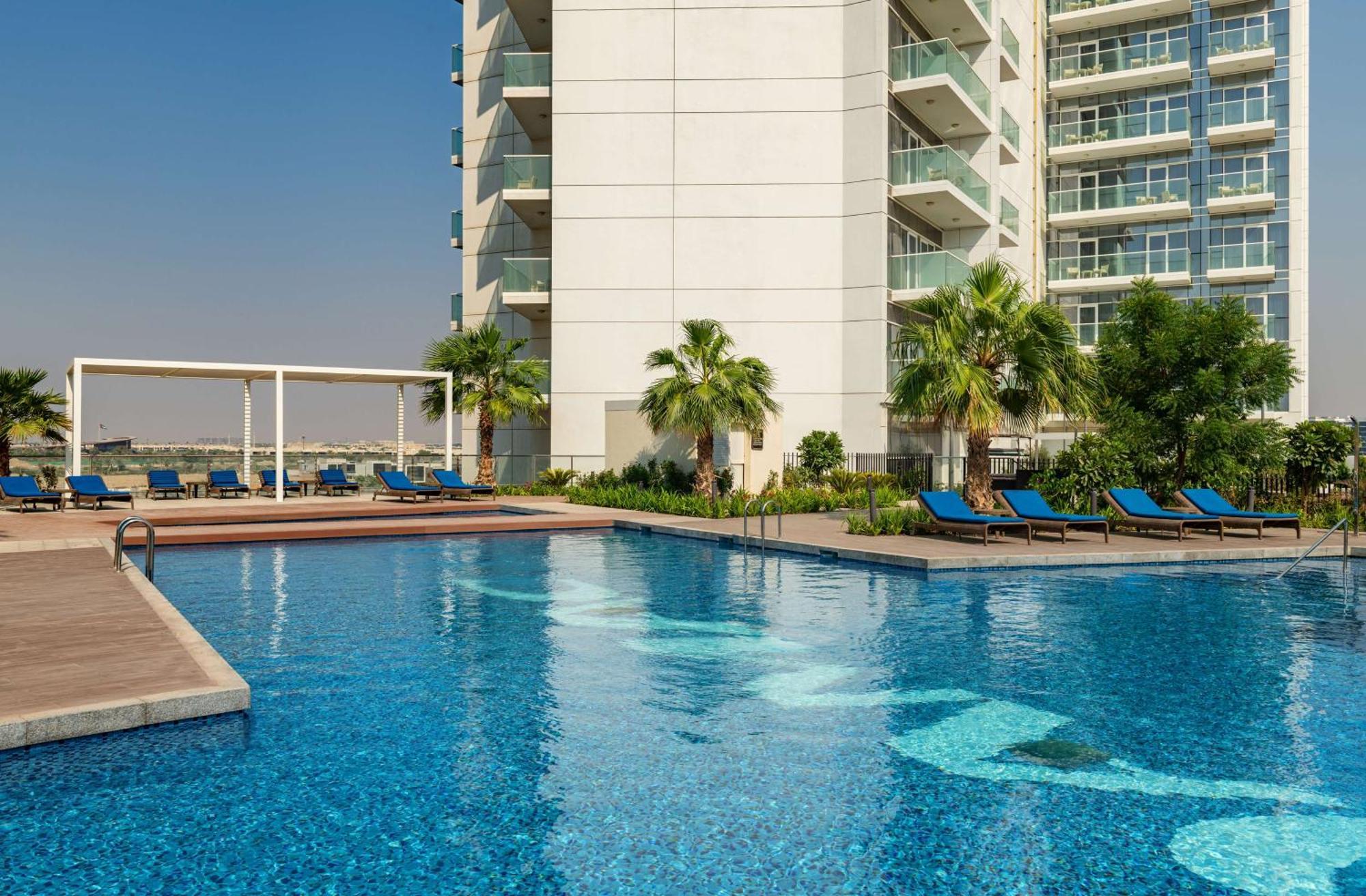 Radisson Dubai Damac Hills酒店 外观 照片